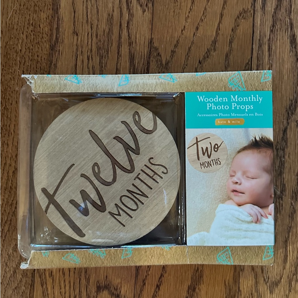 Kate & Milo Wooden Baby Milestone Discs- 1 Month through 12 Months